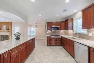 12515 Lakecrest Cir, Cypress, TX 77429 - Photo 11