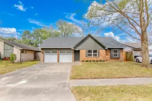 9723 Southport Dr, Houston, TX 77089 - Photo 1