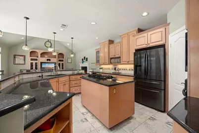 11956 White Oak Crossing, Conroe, TX 77385 - Photo 9