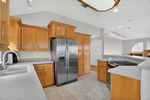 514 Pompano St, Bayou Vista, TX 77563 - Photo 11