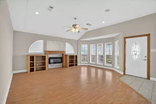 514 Pompano St, Bayou Vista, TX 77563 - Photo 7