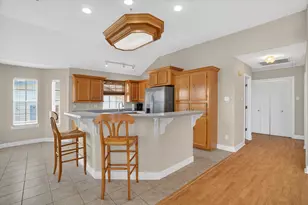 514 Pompano St, Bayou Vista, TX 77563 - Photo 11