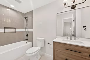 2 Kittiwake Ct, Spring, TX 77380 - Photo 35