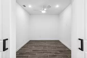 12907 Old Fashion Cir, Mont Belvieu, TX 77535 - Photo 5