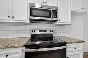 7023 Crestmont St, Houston, TX 77033 - Photo 3