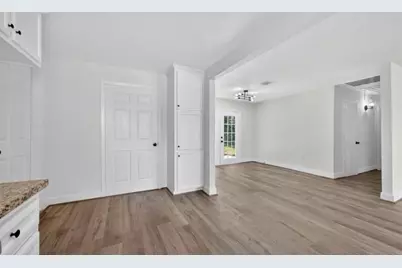 7023 Crestmont Street, Houston, TX 77033 - Photo 11