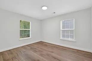 7023 Crestmont St, Houston, TX 77033 - Photo 19