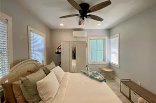 1604 Avenue L, Galveston, TX 77550 - Photo 9