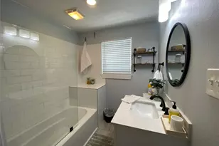 1604 Avenue L, Galveston, TX 77550 - Photo 5