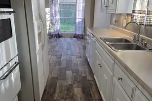 16458 Cavendish Dr, Houston, TX 77059 - Photo 3