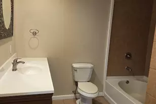 16458 Cavendish Dr, Houston, TX 77059 - Photo 9