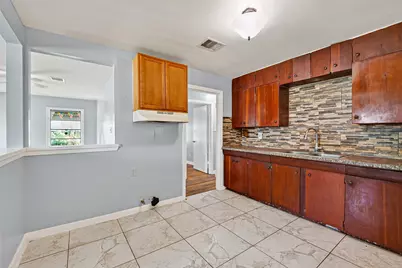 5934 Belmark Street, Houston, TX 77033 - Photo 9