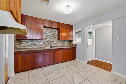 5934 Belmark Street, Houston, TX 77033 - Photo 11