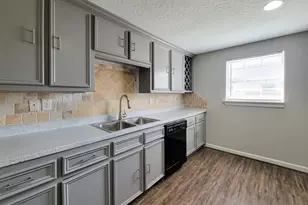 3416 Europa St, Houston, TX 77022 - Photo 9