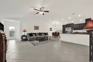 4209 W Bayou Maison Cir, Dickinson, TX 77539 - Photo 5