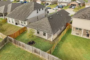 4209 W Bayou Maison Cir, Dickinson, TX 77539 - Photo 25