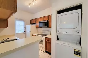 7575 Cambridge St, Houston, TX 77054 - Photo 9