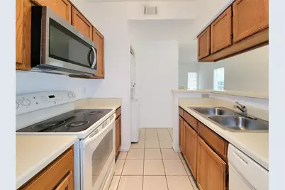 7575 Cambridge Street #2405, Houston, TX 77054 - Photo 13