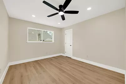 3203 Falling Brook Drive, Houston, TX 77345 - Photo 25