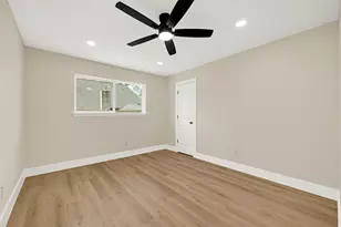 3203 Falling Brook Dr, Houston, TX 77345 - Photo 25