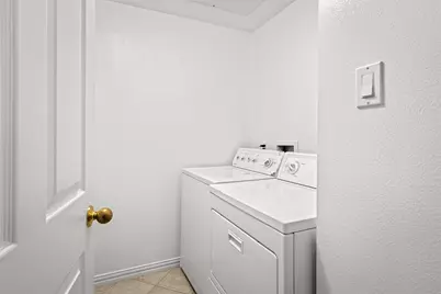 7118 Windwater Parkway N, Houston, TX 77036 - Photo 9