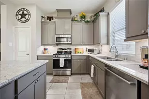 323 Biltmore Loop, Montgomery, TX 77316 - Photo 9