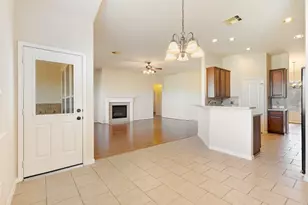 4105 Canterbury Park Ln, Pearland, TX 77584 - Photo 9