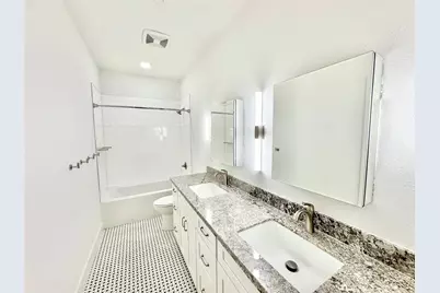 2102 Mechanic Street #206, Galveston, TX 77550 - Photo 7