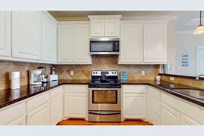 906 Helen Boulevard, Crystal Beach, TX 77650 - Photo 11