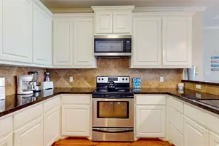 906 Helen Blvd, Crystal Beach, TX 77650 - Photo 11