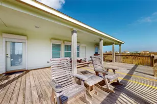 906 Helen Blvd, Crystal Beach, TX 77650 - Photo 5