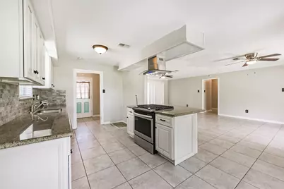 197 County Road 6768, Dayton, TX 77535 - Photo 9