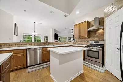 6607 Springcrest Drive, Sugar Land, TX 77479 - Photo 3