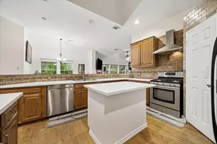 6607 Springcrest Dr, Sugar Land, TX 77479 - Photo 3