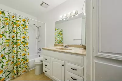 10 Hedgebell Court, The Woodlands, TX 77380 - Photo 27