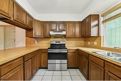 10 Hedgebell Court, The Woodlands, TX 77380 - Photo 13