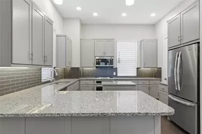 819 Algona Avenue, Houston, TX 77008 - Photo 13