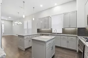 819 Algona Ave, Houston, TX 77008 - Photo 15