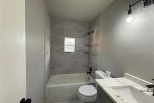 5402 Flamingo Dr, Houston, TX 77033 - Photo 15