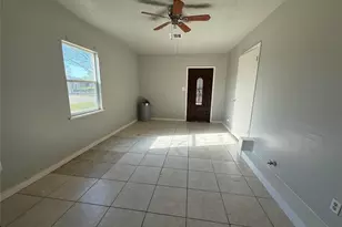 5402 Flamingo Dr, Houston, TX 77033 - Photo 11