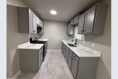 5402 Flamingo Drive, Houston, TX 77033 - Photo 5