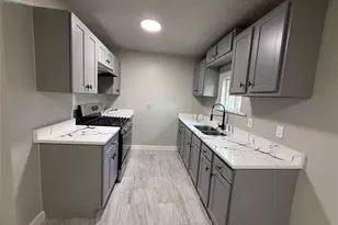 5402 Flamingo Dr, Houston, TX 77033 - Photo 5