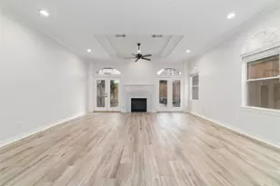 5404 Blossom St, Houston, TX 77007 - Photo 9