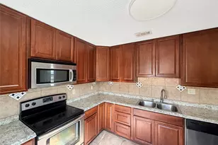 822 6th St, Dickinson, TX 77539 - Photo 7