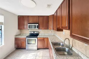 822 6th St, Dickinson, TX 77539 - Photo 9