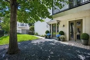 1477 Missouri St, Houston, TX 77006 - Photo 1