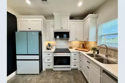 133 Ellis Lane, West Columbia, TX 77486 - Photo 5