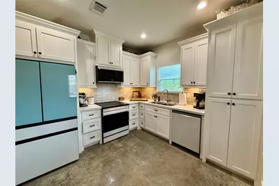 133 Ellis Lane, West Columbia, TX 77486 - Photo 3