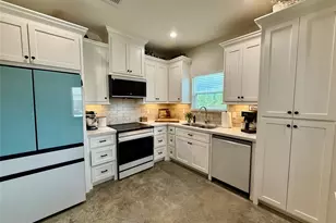 133 Ellis Ln, West Columbia, TX 77486 - Photo 3