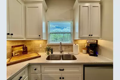133 Ellis Lane, West Columbia, TX 77486 - Photo 7